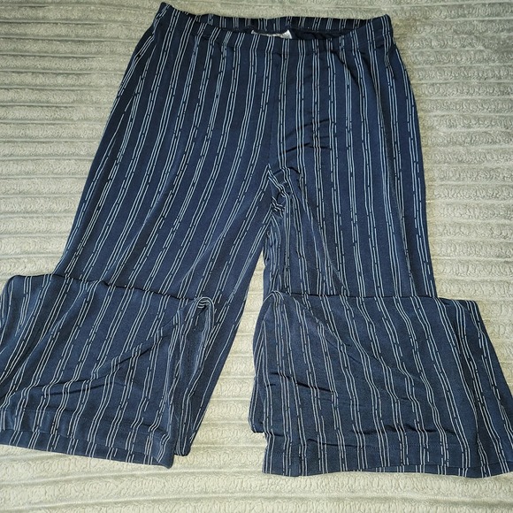 Chico's Pants - CHICO'S TRAVELERS, size 0 (S/4) PANTS High Rise,‎ Stretchy, Elastic Waist Black